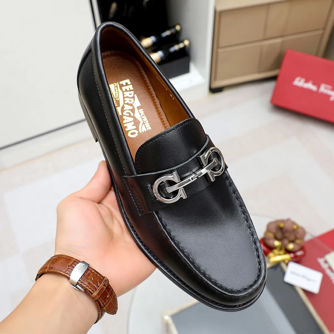 Men's shoes💰420 🔥Ferragamo's new men's casual slip-on shoes🇨🇳Official website original 1:1 mold, original quality💯Fine workmanship, high-end luxury☘The upper is made of imported Italian mercerized cow suede🌴🐑leather lining🍓Rubber wear-resistant and non-slip outsole, breathable and comfortable to wear🍍The first choice for high-end men, black, size 38-45...